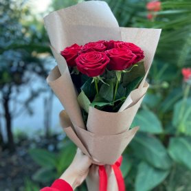 7 красных роз от интернет-магазина «Floral24» в Сочи