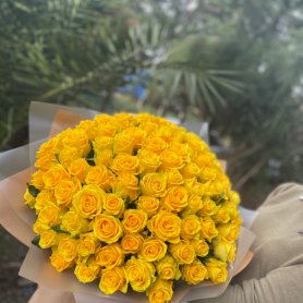 Монобукет «101 желтая роза» от интернет-магазина «Floral24» в Сочи