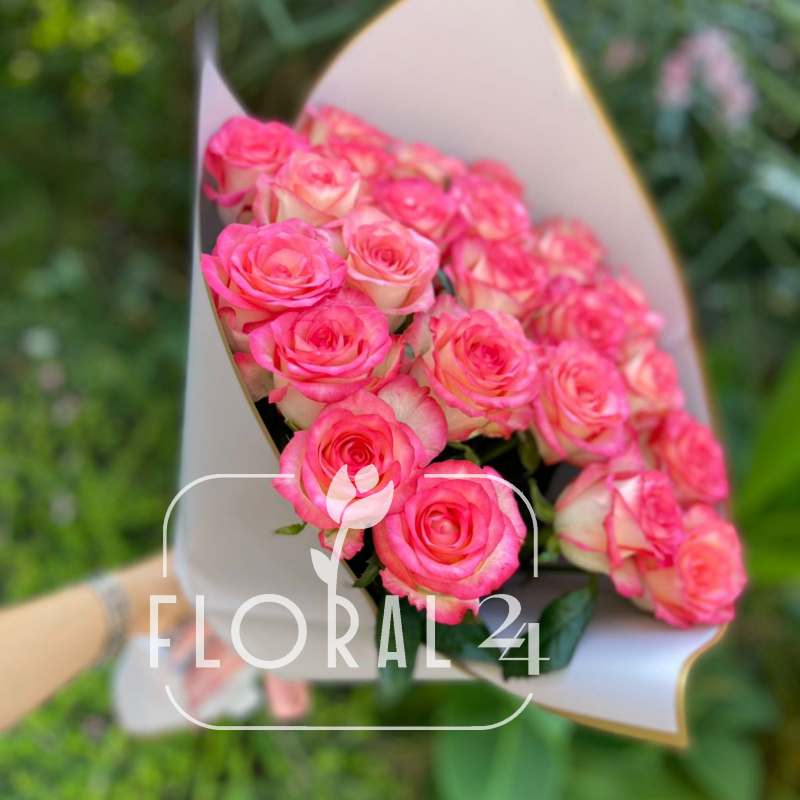 Монобукет «25 роз сорта Джумилия»