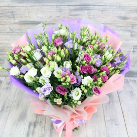 Монобукет «Букет из 19 лизиантусов микс» от интернет-магазина «Floral24» в Сочи