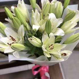 Монобукет «Букет белых лилий» от интернет-магазина «Floral24» в Сочи